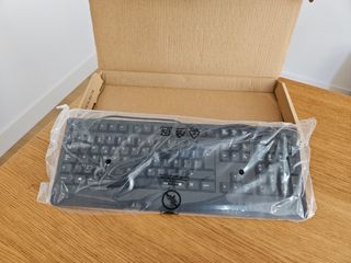 Teclado Lenovo con cable nuevo