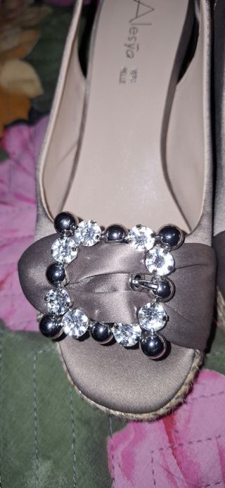 Sandali eleganti in raso