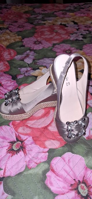 Sandali eleganti in raso