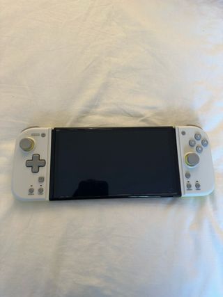 Nintendo Switch OLED con Hori Split Pad
