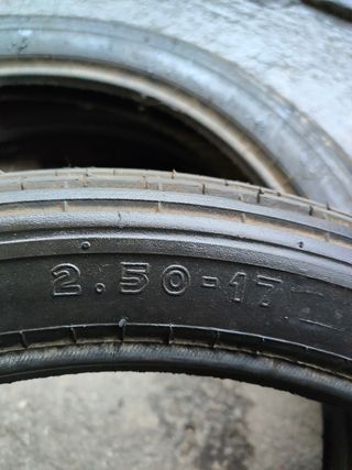 Neumático Pirelli 2.50-17