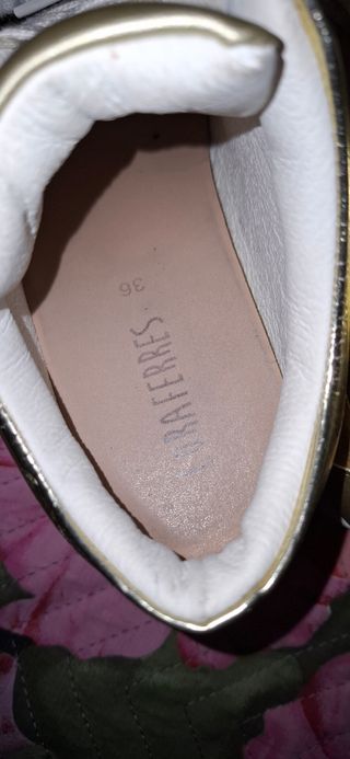 Mocassini con zeppa oro e bianchi