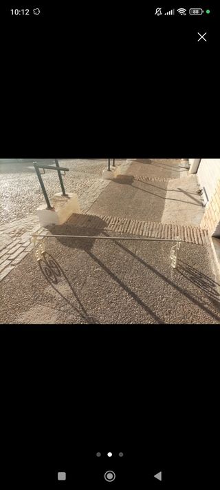 Barra de cortina antigua de metal