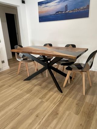 Mesa de comedor madera y resina