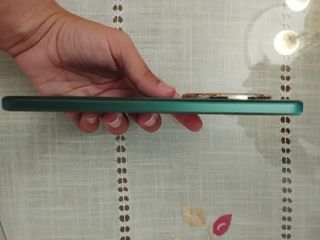 Huawei nova 12i verde da 128 GB con cover