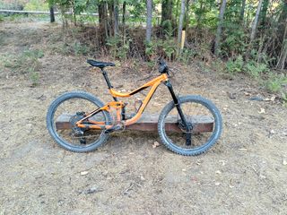 Bicicleta Enduro Giant Reign Naranja