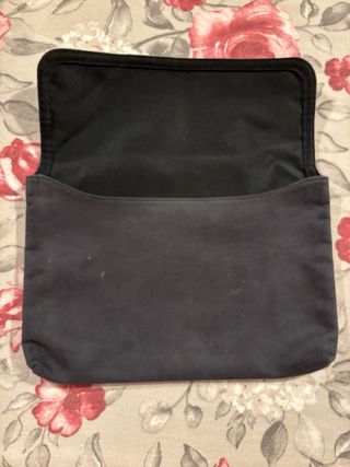 Guscio nero per tablet 