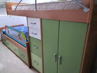 Litera infantil con cajoneras y escritorio