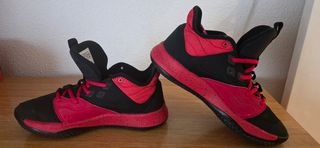 Zapatillas Nike Negras y Rojas Talla 42