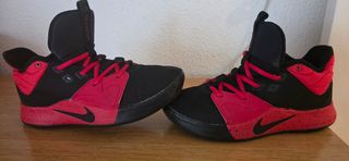 Zapatillas Nike Negras y Rojas Talla 42