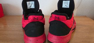 Zapatillas Nike Negras y Rojas Talla 42