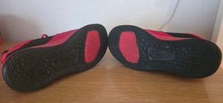 Zapatillas Nike Negras y Rojas Talla 42