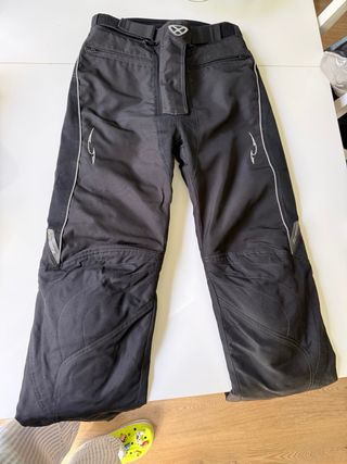 Chaqueta y pantalón de Moto Chica All Weather Ixon