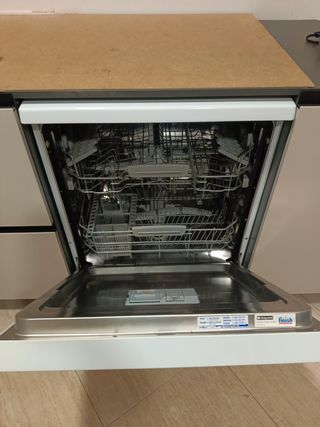 Lavavajillas Ariston Hotpoint Blanco