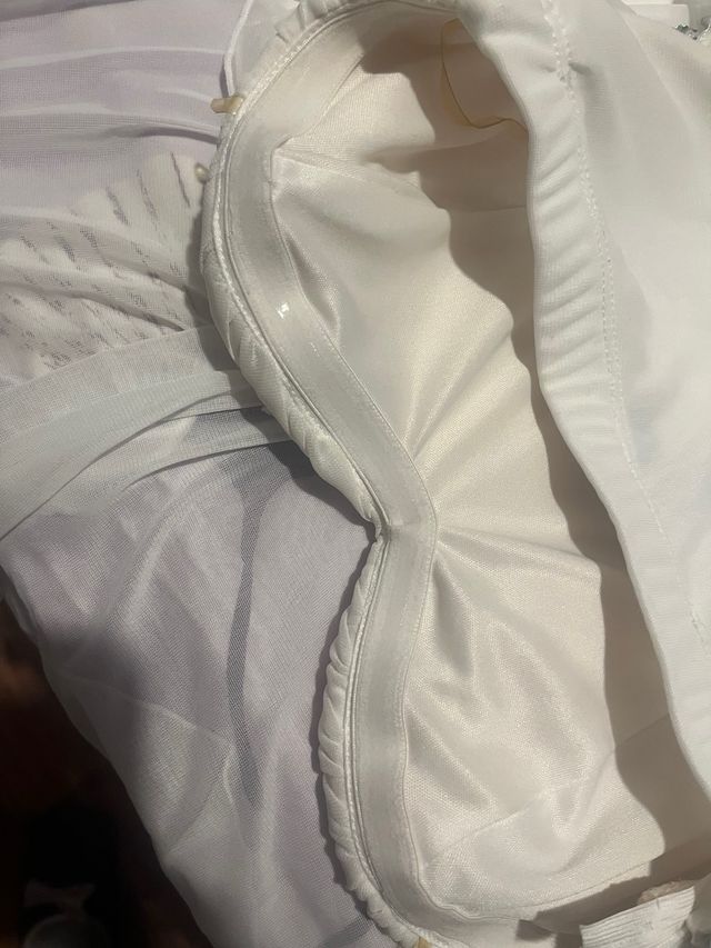 Vestido de fiesta blanco con pedrería