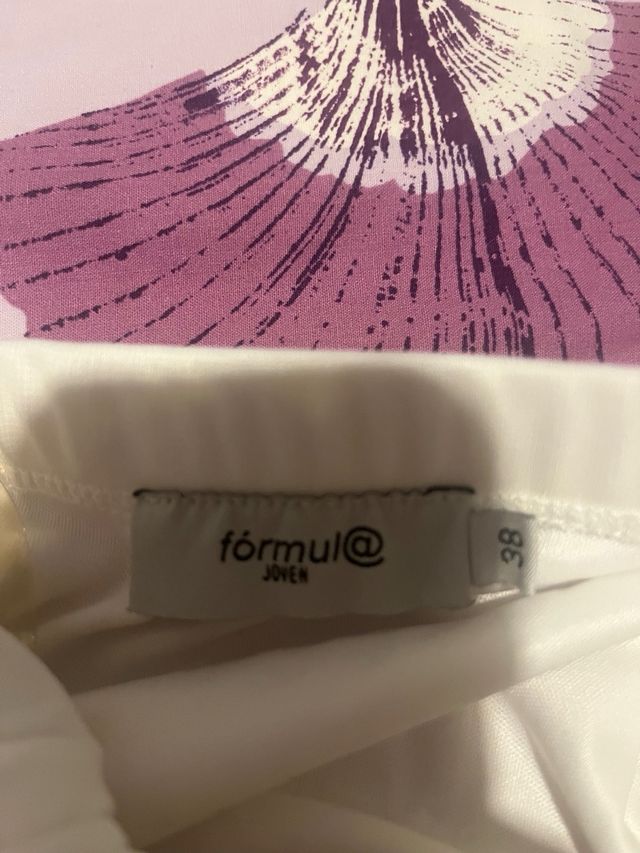 Vestido de fiesta blanco con pedrería