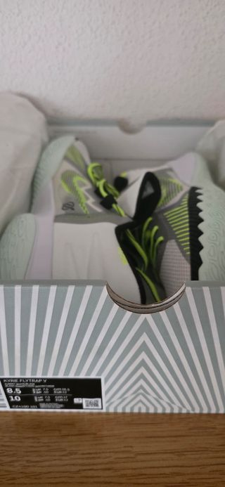 Nike Kyrie Flytrap V Talla 42 nuevas a estrenar