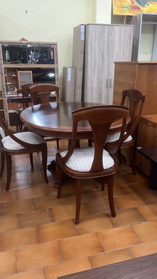 Mesa Nogal Ovalada Extensible + 4 Sillas