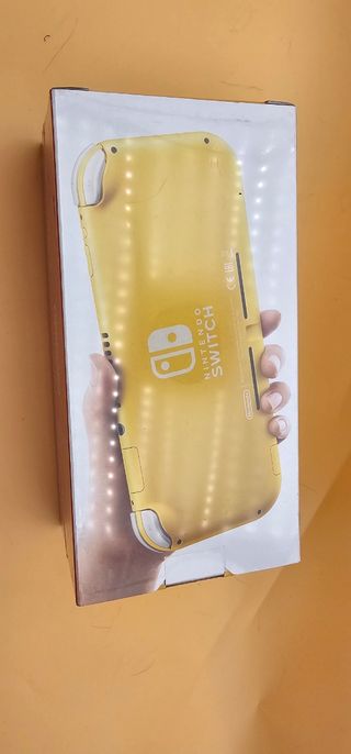 Nintendo Switch Lite Giallo - Nuovo Sigillato