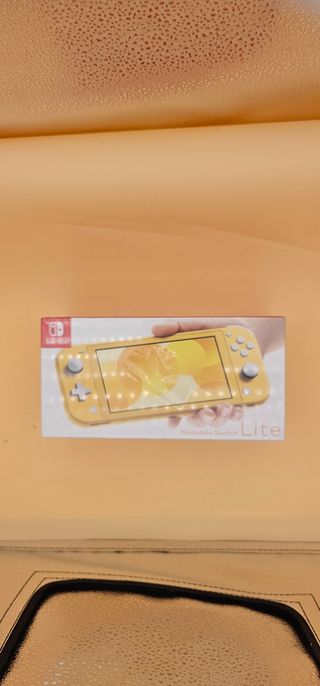 Nintendo Switch Lite Giallo - Nuovo Sigillato