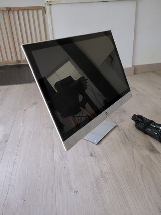HP Pavilion 27-r050ns All-in-One Plata