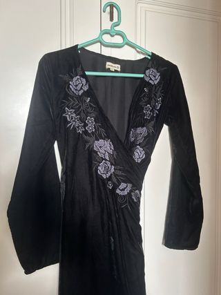 Vestido negro bordado terciopelo fiesta bodas 