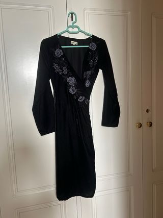 Vestido negro bordado terciopelo fiesta bodas 