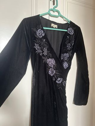 Vestido negro bordado terciopelo fiesta bodas 