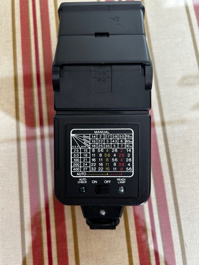 Cámara Exakta con accesorios y bolso Sigma