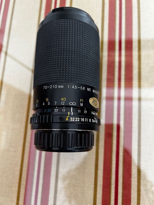 Cámara Exakta con accesorios y bolso Sigma