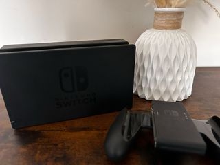 Nintendo Switch Azul y Rojo, esta como nuevo. 