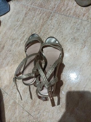 Sandalias doradas talla 38
