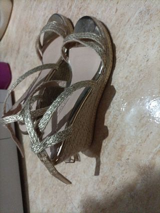 Sandalias doradas talla 38