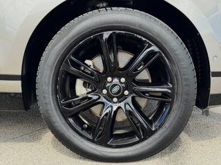 Land-Rover Range Rover Velar 2.0D I4 RDYNAMIC S 4WD AUTO. con TECHO SOLAR, CUERO... 