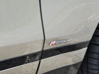 Land-Rover Range Rover Velar 2.0D I4 RDYNAMIC S 4WD AUTO. con TECHO SOLAR, CUERO... 