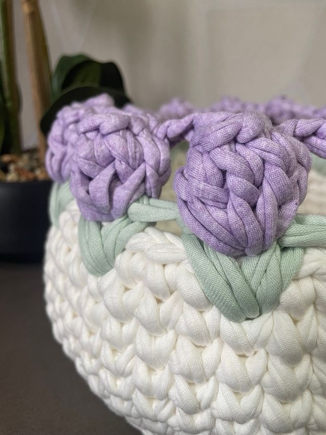 Cestino decorativo fiori lilla e bianco