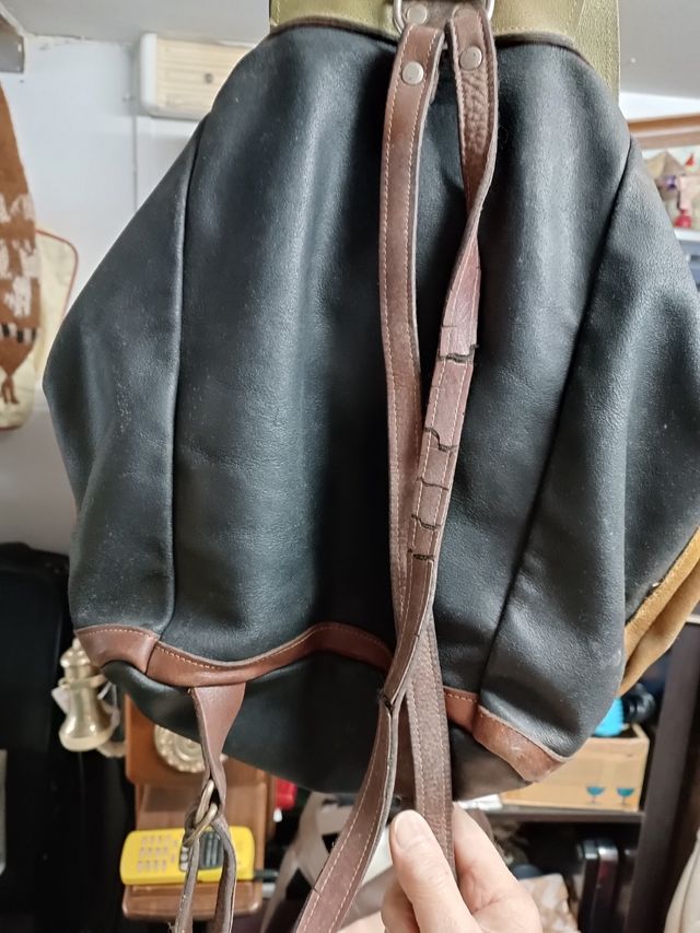 Zaino vintage in pelle nera e marrone