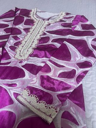 kandora Ropa morada y blanca 