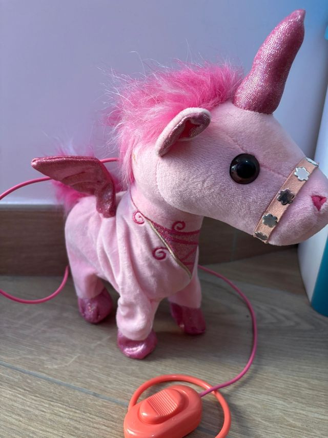 Unicorno rosa giocattolo con ali 