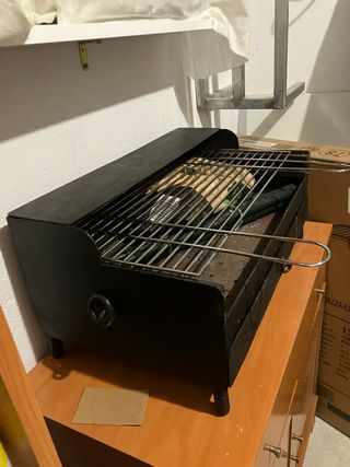 Barbecue a carbonella metallizzata nera 60x35 e 110