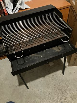 Barbecue a carbonella metallizzata nera 60x35 e 110