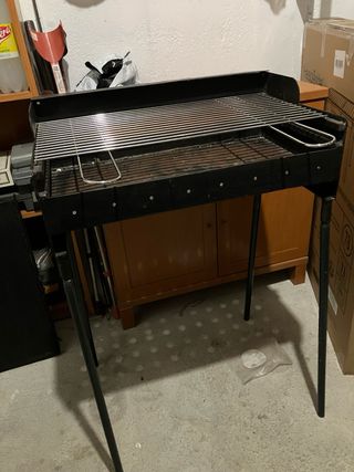 Barbecue a carbonella metallizzata nera 60x35 e 110