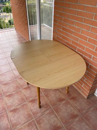 Mesa redonda de terraza madera y cristal