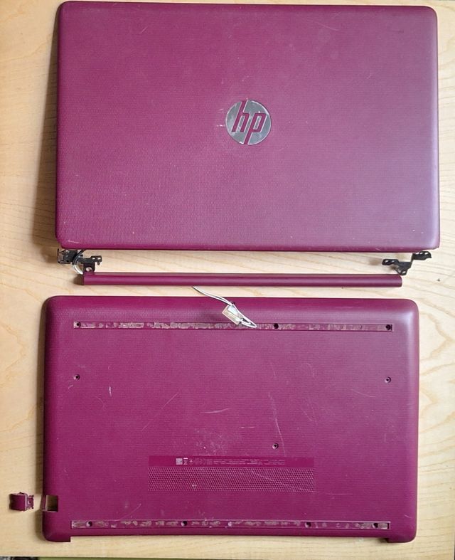 Carcasa color roja. Para ordenador hp 15 DA.