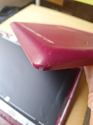 Carcasa color roja. Para ordenador hp 15 DA.