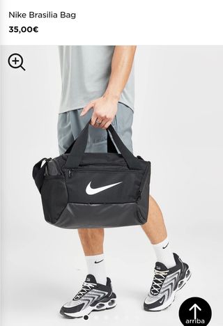 Bolsa de deporte Nike negra, comprada en JD. 