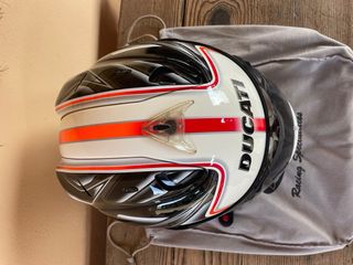 Casco Arai RX7 Ducati M taller