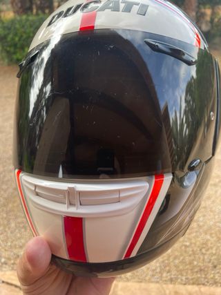 Casco Arai RX7 Ducati M taller