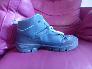 Bota Quechua azul