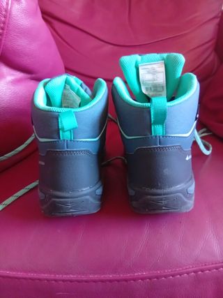 Bota Quechua azul